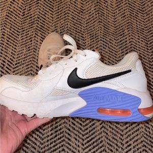 Women’s Nike shoes